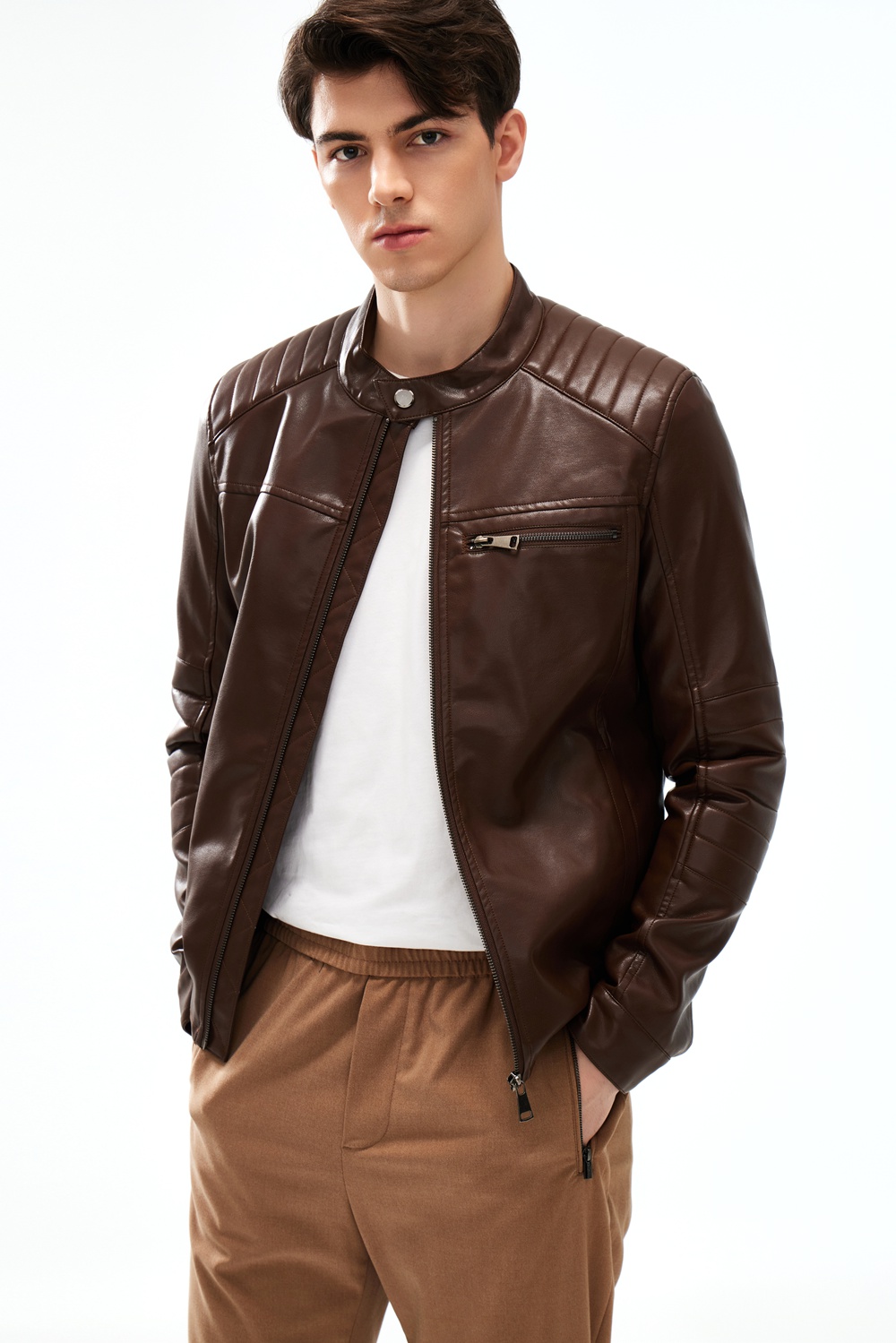 Ropa de cuero masculina