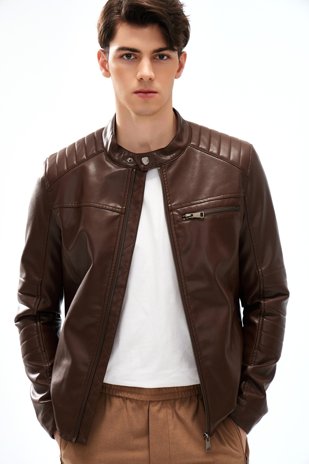Ropa de cuero masculina